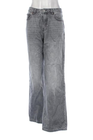 Blugi de femei Stradivarius, Mărime L, Culoare Gri, Preț 91,99 Lei