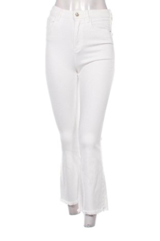 Dámske džínsy  Stradivarius, Veľkosť S, Farba Biela, Cena  14,95 €