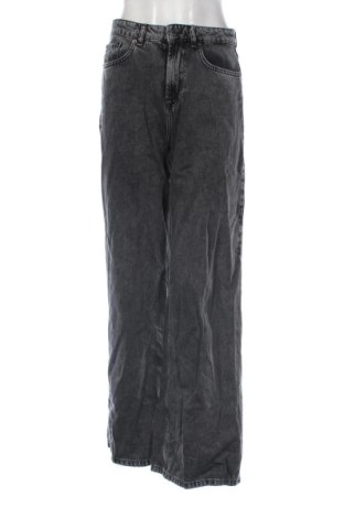 Blugi de femei NA-KD, Mărime S, Culoare Gri, Preț 129,99 Lei