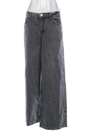 Дамски дънки Unbranded, Размер L, Цвят Сив, Цена 9,20 €