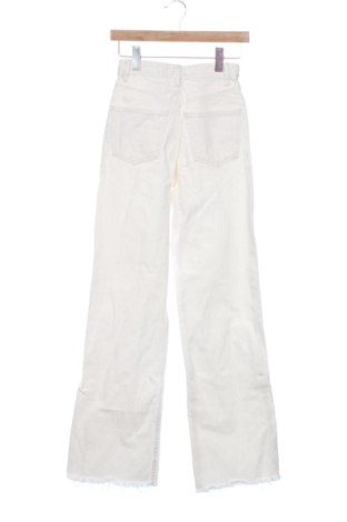 Blugi de femei Zara, Mărime XXS, Culoare Alb, Preț 78,20 Lei