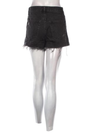 Női rövidnadrág Bershka, Méret S, Szín Fekete, Ár 5 289 Ft