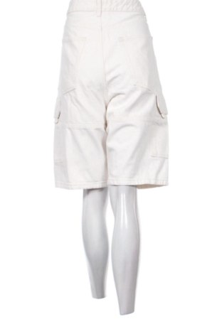 Pantaloni scurți de femei Bershka, Mărime XXL, Culoare Ecru, Preț 46,92 Lei