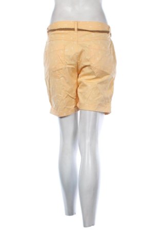 Дамски къс панталон Edc By Esprit, Размер M, Цвят Жълт, Цена 17,89 €