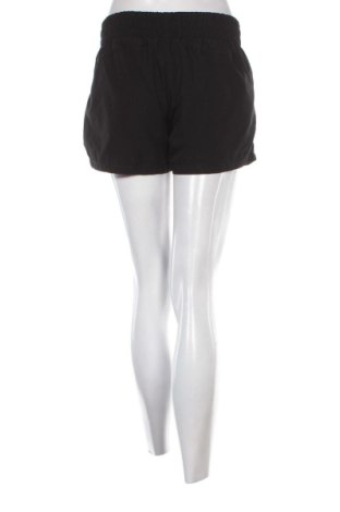 Дамски къс панталон PUMA, Размер M, Цвят Черен, Цена 25,00 €