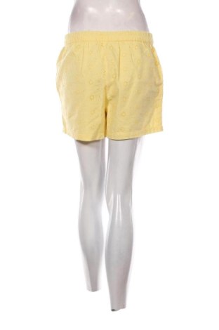 Pantaloni scurți de femei Pieces, Mărime M, Culoare Galben, Preț 26,07 Lei