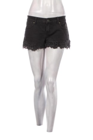 Pantaloni scurți de femei Pimkie, Mărime M, Culoare Negru, Preț 60,99 Lei