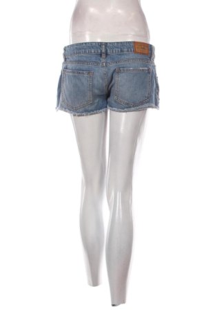 Dámské kraťasy  Pull&Bear, Velikost M, Barva Vícebarevné, Cena  280,00 Kč