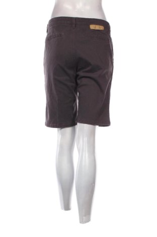 Damskie szorty Review, Rozmiar XL, Kolor Fioletowy, Cena 91,09 zł