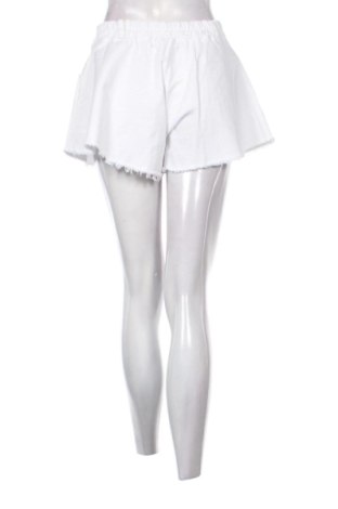 Дамски къс панталон Unbranded, Размер S, Цвят Бял, Цена 8,40 €
