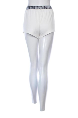 Pantaloni scurți de femei Unbranded, Mărime S, Culoare Alb, Preț 47,18 Lei