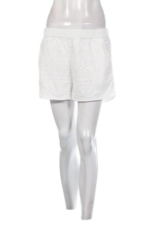 Дамски къс панталон VILA, Размер L, Цвят Бял, Цена 4,60 €