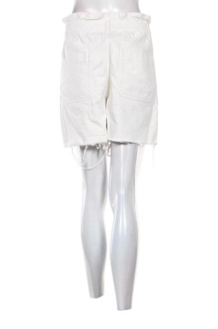 Pantaloni scurți de femei Zara, Mărime S, Culoare Alb, Preț 56,00 Lei