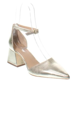 Női cipők About You, Méret 36, Szín Arany
, Ár 27 669 Ft