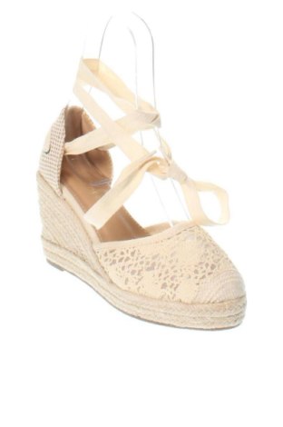 Дамски обувки Ideal Shoes, Размер 37, Цвят Бежов, Цена 52,86 €