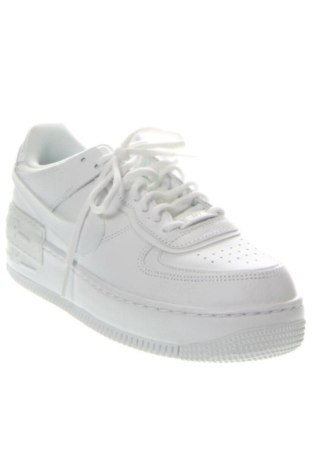 Дамски обувки Nike, Размер 39, Цвят Бял, Цена 84,36 €