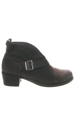 Încălțăminte de damă UGG Australia, Mărime 39, Culoare Maro, Preț 318,99 Lei