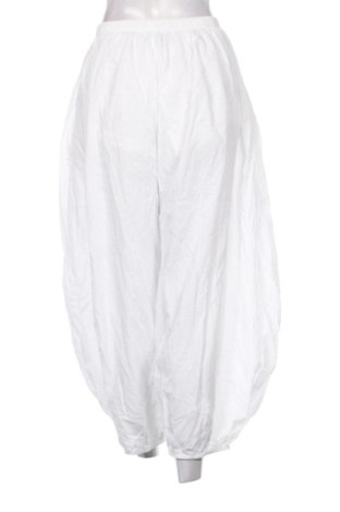 Дамски панталон Bershka, Размер M, Цвят Бял, Цена 14,74 €