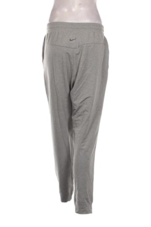 Pantaloni de femei Nike, Mărime L, Culoare Gri, Preț 125,99 Lei