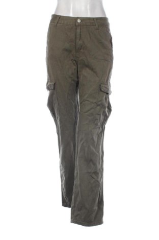 Damskie spodnie Pull&Bear, Rozmiar S, Kolor Zielony, Cena 78,99 zł