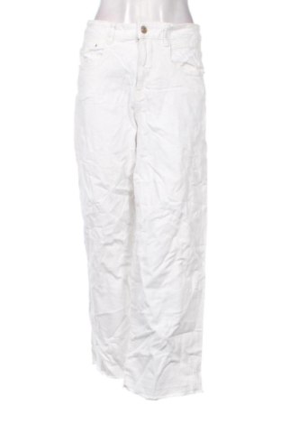 Γυναικείο παντελόνι Tom Tailor, Μέγεθος M, Χρώμα Λευκό, Τιμή 25,99 €