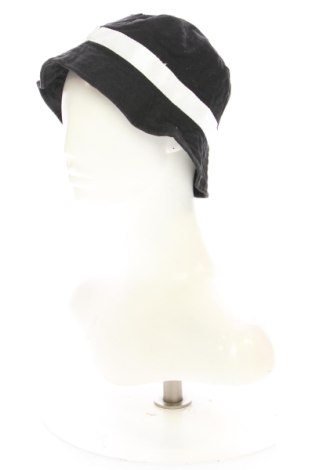 Dziecięca czapka Lacoste, Kolor Czarny, Cena 98,99 zł