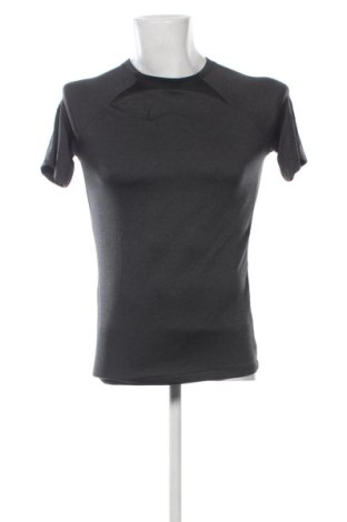 Férfi póló Nike, Méret S, Szín Fekete, Ár 7 659 Ft