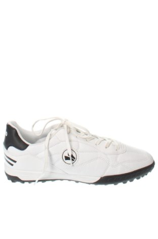 Férfi cipők
 Jako, Méret 42, Szín Fehér, Ár 27 669 Ft