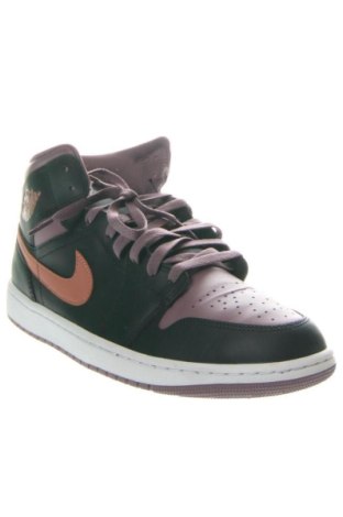 Férfi cipők
 Nike, Méret 45, Szín Sokszínű, Ár 51 919 Ft