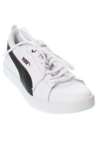 Férfi cipők
 PUMA, Méret 38, Szín Fehér, Ár 51 919 Ft