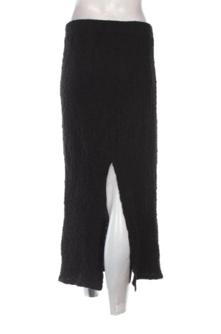 Пола Stradivarius, Размер L, Цвят Черен, Цена 11,75 €