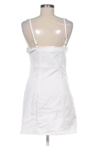 Ruha Amisu, Méret M, Szín Fehér, Ár 8 264 Ft