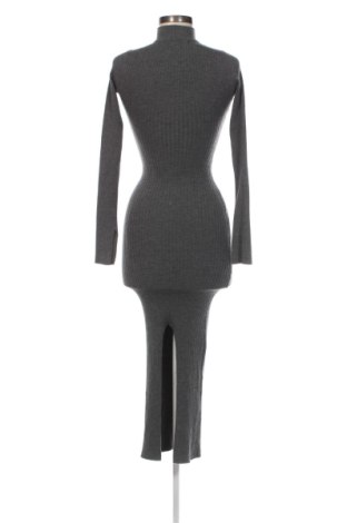Рокля Bershka, Размер XS, Цвят Сив, Цена 20,45 €