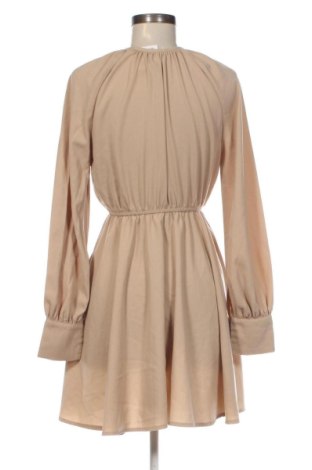 Šaty  Boohoo, Velikost M, Barva Béžová, Cena  567,00 Kč