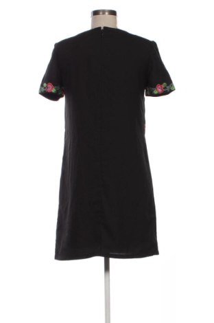 Рокля Desigual, Размер M, Цвят Многоцветен, Цена 42,43 €