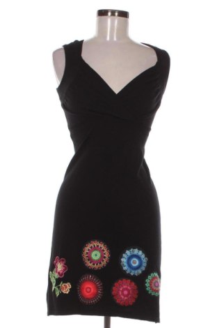 Рокля Desigual, Размер S, Цвят Черен, Цена 39,00 €