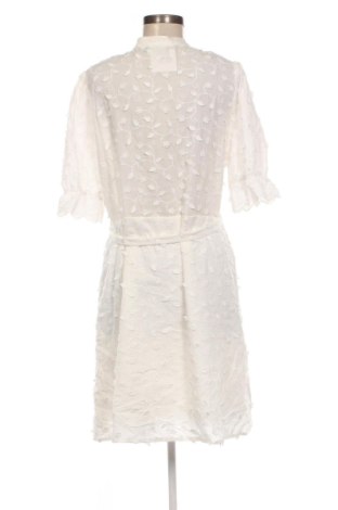 Kleid Femme, Größe XL, Farbe Weiß, Preis 31,99 €