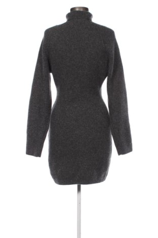 Šaty  H&M, Velikost M, Barva Šedá, Cena  156,00 Kč