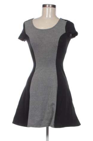 Šaty  H&M Divided, Velikost XS, Barva Vícebarevné, Cena  565,00 Kč