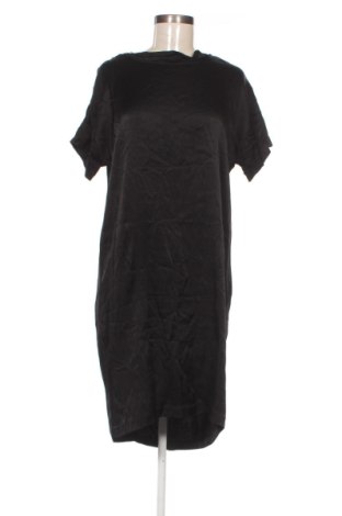 Šaty  Karen by Simonsen, Velikost M, Barva Černá, Cena  1 673,00 Kč