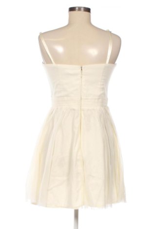 Рокля Lipsy, Размер M, Цвят Екрю, Цена 47,41 €