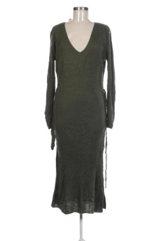 Kleid Pretty Little Thing, Größe L, Farbe Grün, Preis 18,99 €