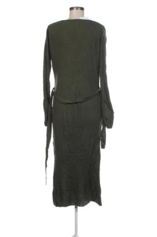 Kleid Pretty Little Thing, Größe L, Farbe Grün, Preis 18,99 €