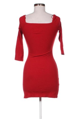 Рокля Pull&Bear, Размер XS, Цвят Червен, Цена 16,54 €