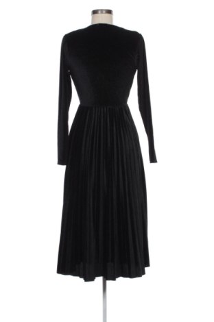 Рокля Reserved, Размер S, Цвят Черен, Цена 20,00 €