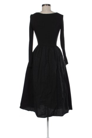 Sukienka Reserved, Rozmiar M, Kolor Czarny, Cena 87,91 zł