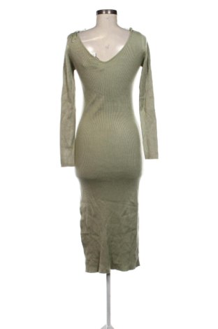 Рокля Stradivarius, Размер M, Цвят Зелен, Цена 20,45 €