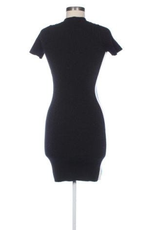 Sukienka To Be Too, Rozmiar M, Kolor Kolorowy, Cena 58,94 zł