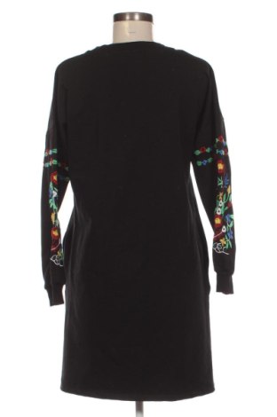 Kleid Unbranded, Größe M, Farbe Mehrfarbig, Preis 20,00 €