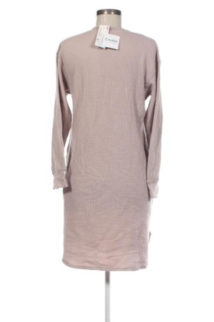 Kleid Uniqlo, Größe M, Farbe Rosa, Preis 71,99 €